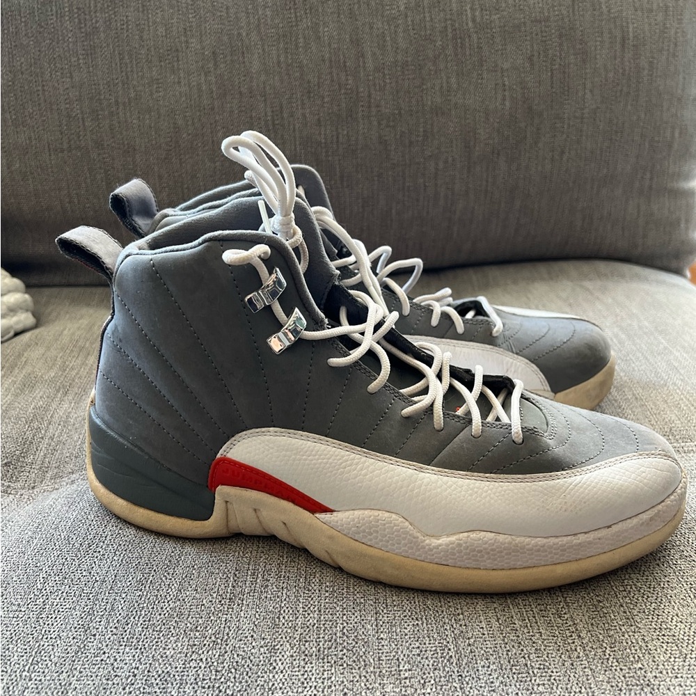 Air Jordan 12 “cool grey” size 9.5 mildly used